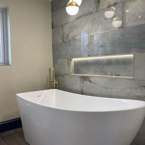 Eton White Freestanding Bath